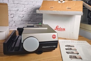 Proyector de diapositivas Leica Pradovit P 150 Colorplan P2 CF 1:2 5/90 mm