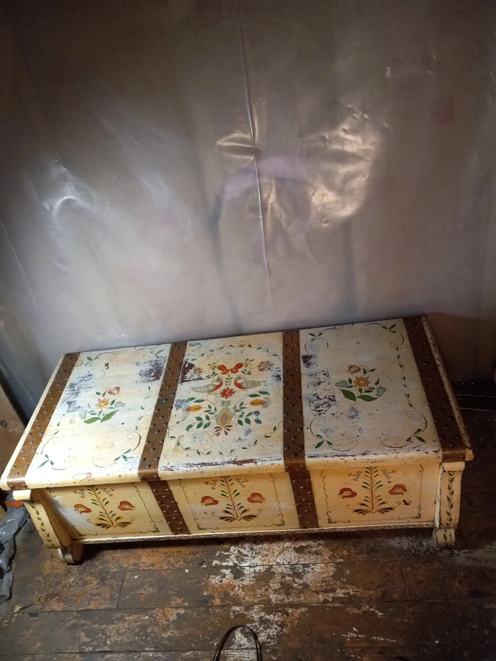 Cofre de boda Pennsylvania Ceder antiguo pintado amarillo cofre de almacenamiento 4x1,9 Foto 3 de 4