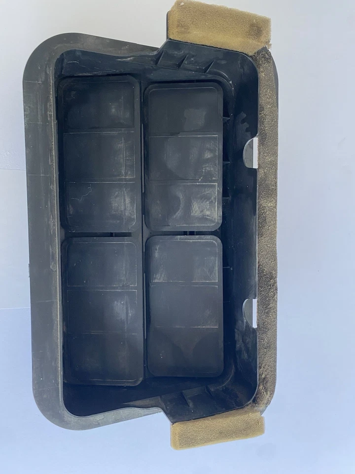 2015-2019 SUBARU OUTBACK LEFT OR RIGHT REAR CARGO AREA TRUNK VENT GRILLE OEM - Image 4 of 4