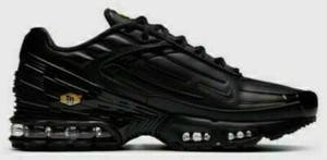 triple black air max plus 3
