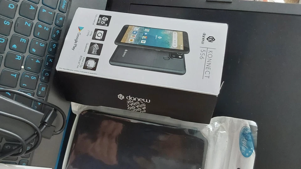 Téléphone portable danew - Photo 4/4