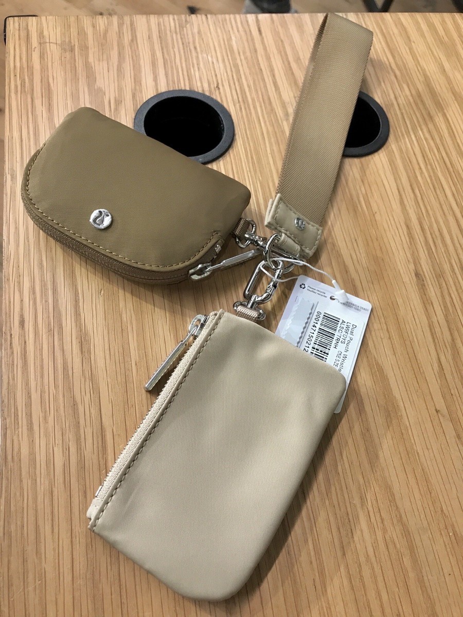 ★lululemon★サボテン素材入★機能的★Dual Pouch Wristlet★ Dual Pouch Wristlet | Women's Bags,Purses,Wallets