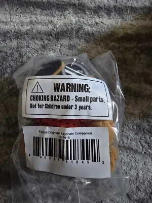 BETHESDA Fallout 4 Dogmeat Keychain Companion Mini Plush Dog Ornament brand new