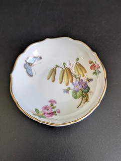 Meissen Gewürz Schale Naturalistische Blumenmalerei & Schmetterling 1. Wahl