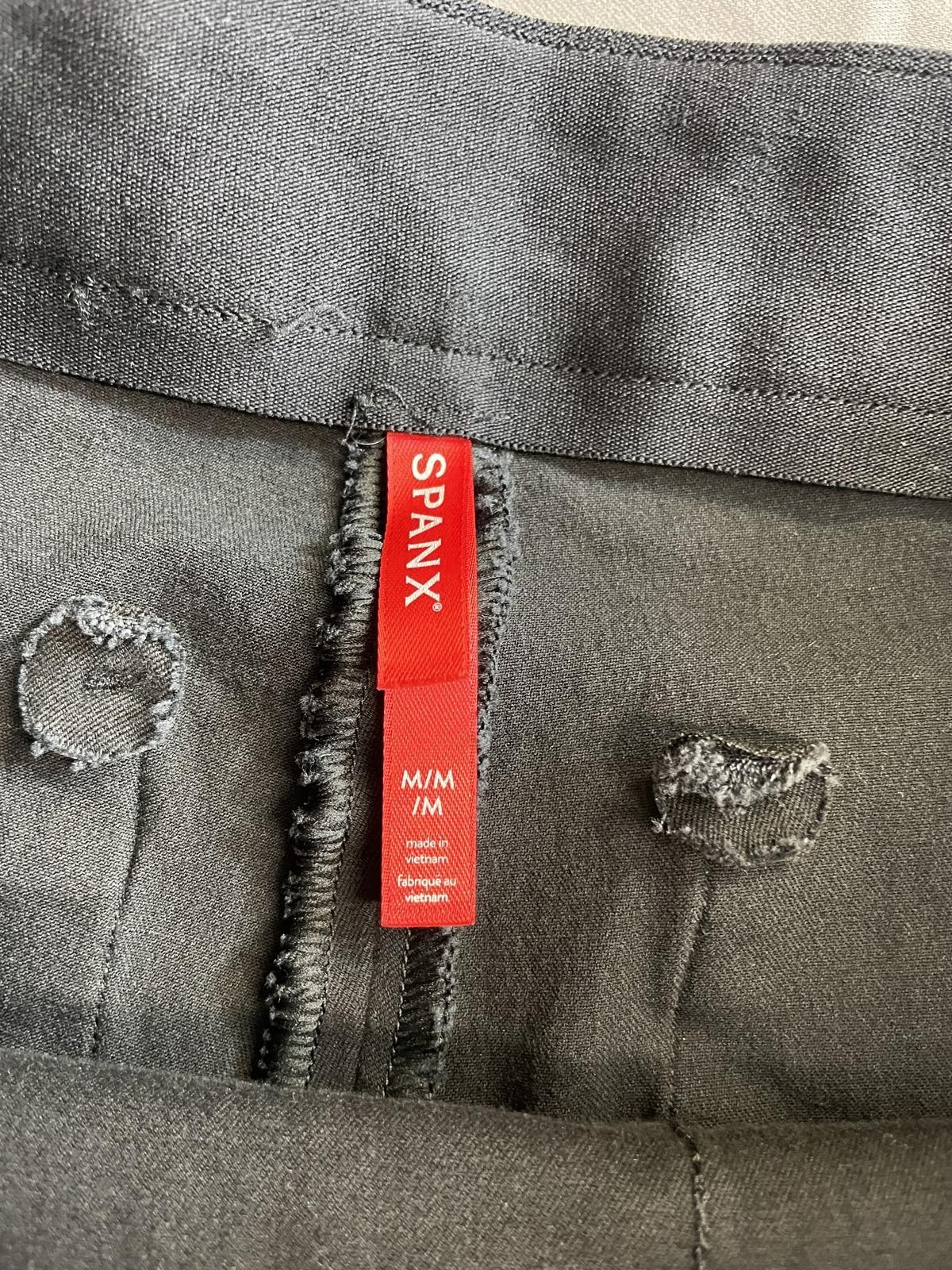 Spanx black cropped pants medium - image 3