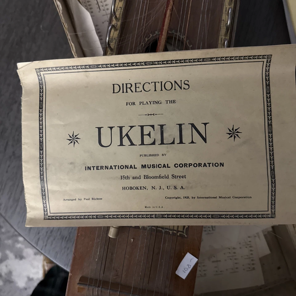 Antiguo Ukelin PROJECT International Musical Corporation de colección Foto 2 de 4