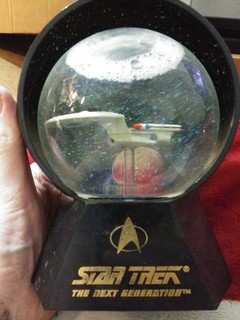 Star Trek: TNG Glitter Snowglobe Lights & Sounds works