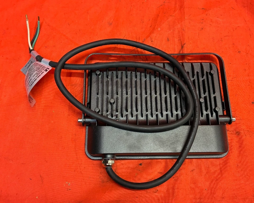 LUZ DE INUNDACIÓN LED LIGHTING EVER 340003-DW-US-2 110-130V 60HZ 50W 5000K Foto 4 de 4