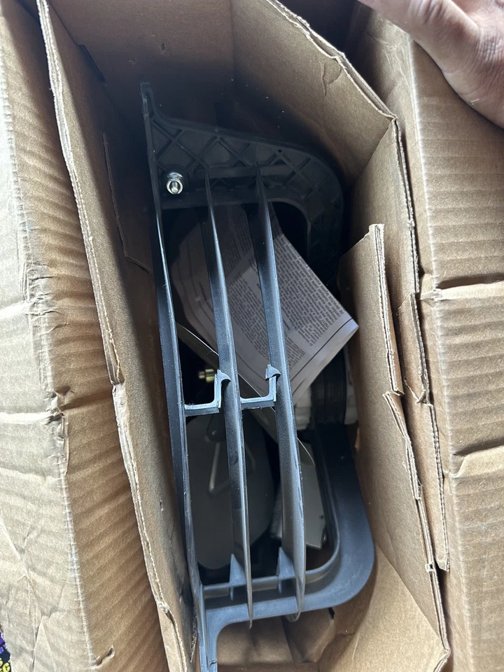 Air Vent Inc. модель - APG #53316 чердачный вентилятор с двускатным креплением 2300 кв. Футы - Изображение 3 из 4