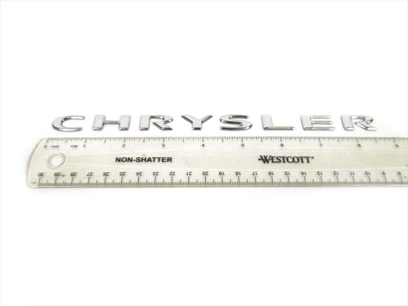 2002-2010 Chrysler PT Cruiser PORTÃO DE ELEVAÇÃO EMBLEMA CROMADO PLACA DE IDENTIFICAÇÃO EMBLEMA FABRICANTE DE EQUIPAMENTO ORIGINAL MOPAR - Imagem 3 de 4