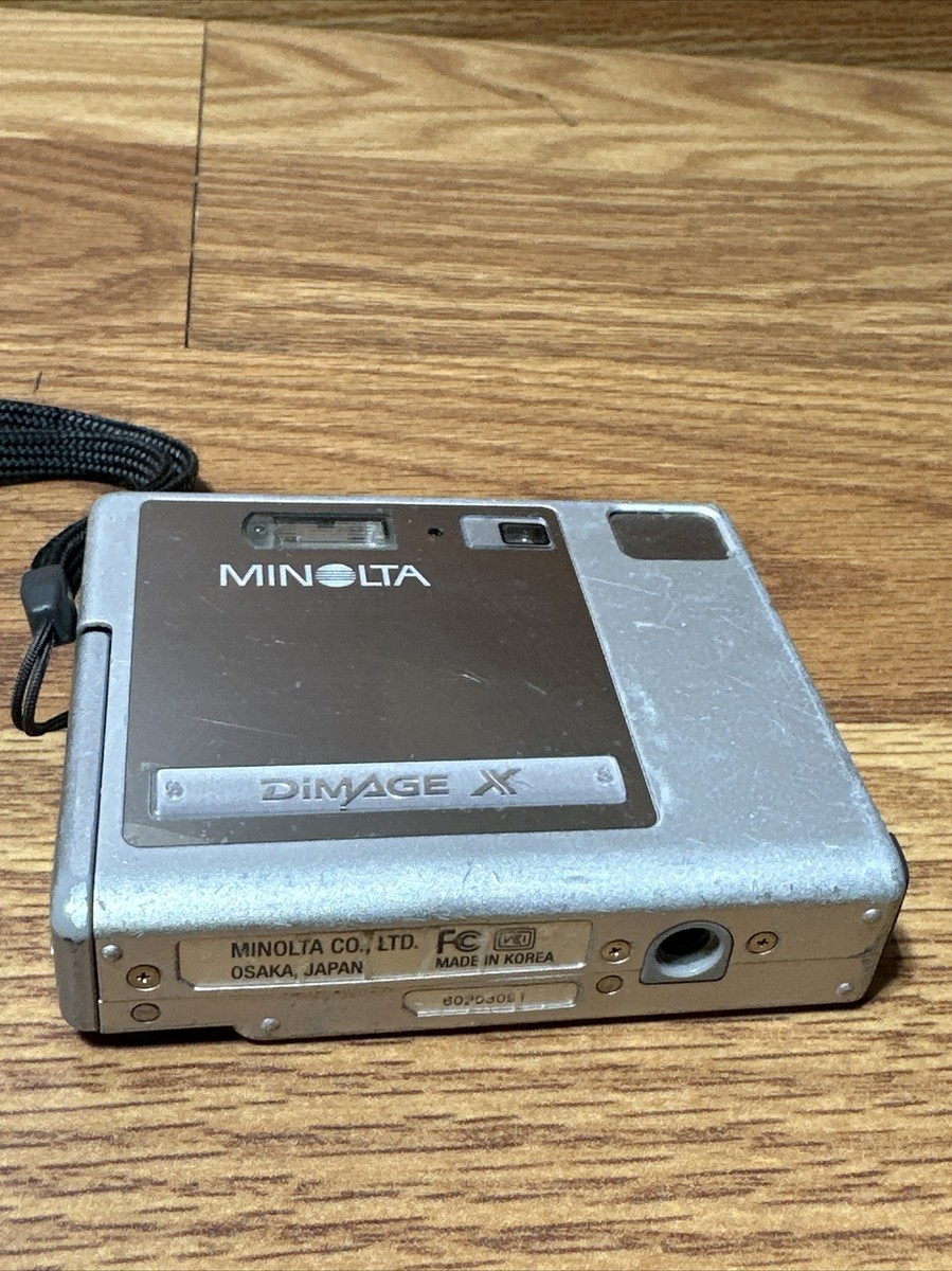 Minolta Dimage X Silver 2.0 MP 1.5 Minolta Dimage X Silver 2.0 MP 1.5