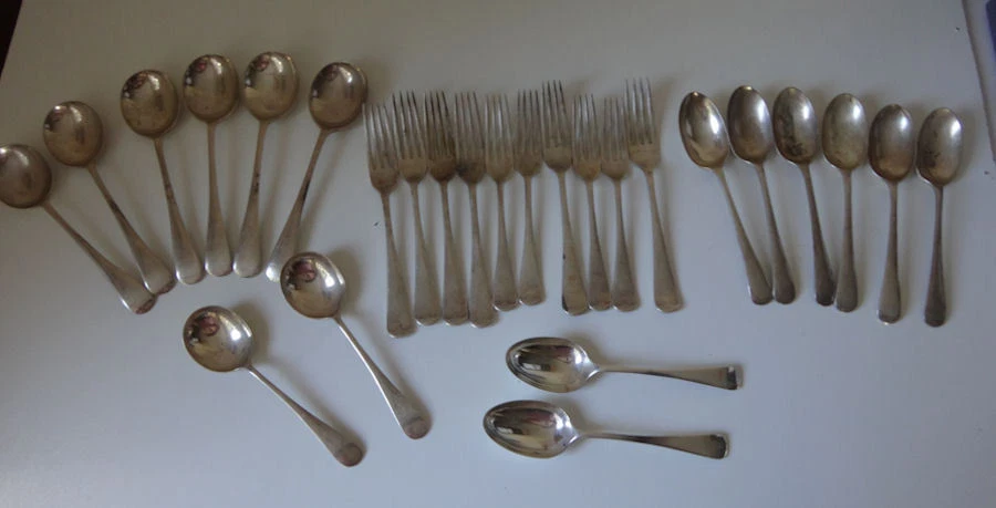 Pure silver deals cutlery set