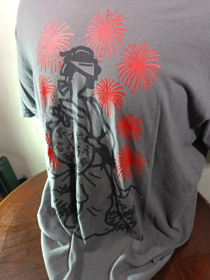 Мужская футболка UT Nippon Omiyage размер XL японская гейша графическая многоцветная - Изображение 3 из 4