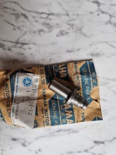yamaha tx500 xs500 exhaust valve guide nos genuine