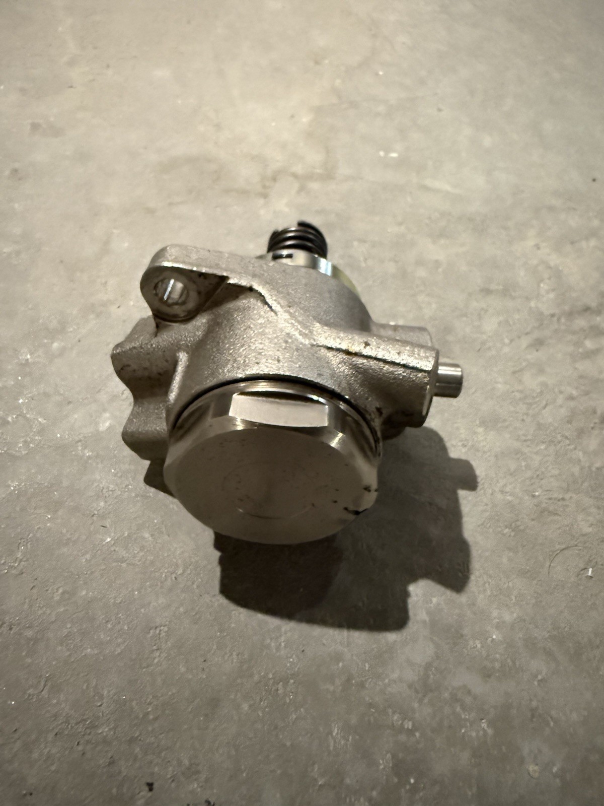 09-13 AUDI R8 5.2L V10 ENGINE MOUNTED HIGH PRESSURE FUEL PUMP 07L127026G