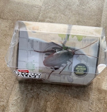 Zuru Robo Alive Crawling Cockroach Robotic Glow In The Dark NEW