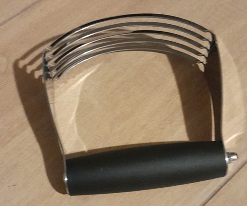 Gorilla Grip Pastry Dough Blender and Butter Cutter Thick Sharp Stainless Steel - Picture 3 of 7