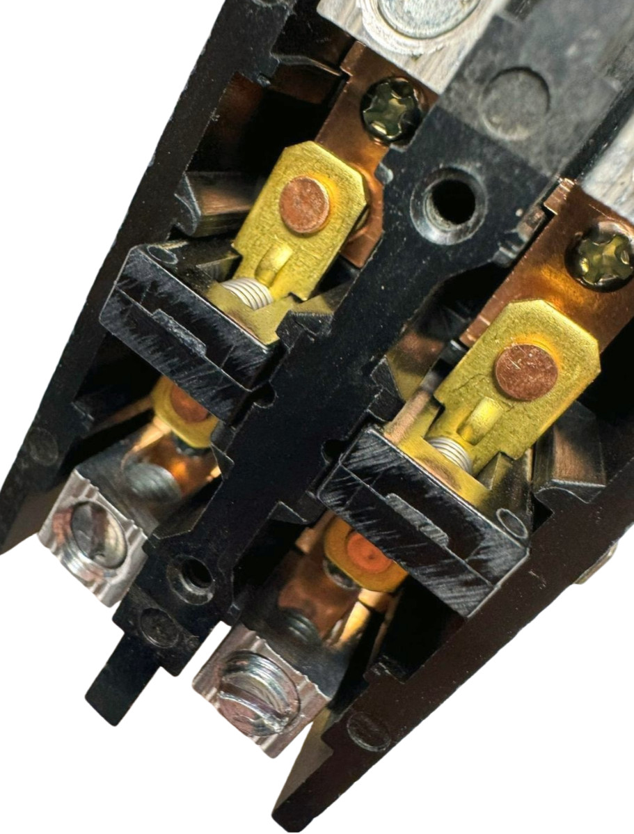 DiversiTech EC302120 Definite Purpose Contactor, 30A, Coil 120V 50/60Hz