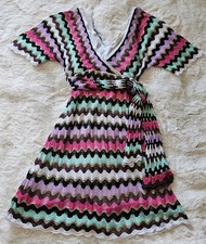 Guess XS 6 Chevron Crochet Knit Mini Dress Pink Metallic Gold Holiday Festival