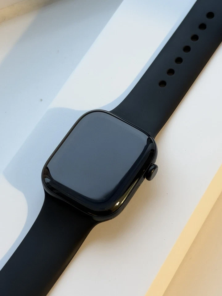Apple Watch Series 12, photo 1 of 5