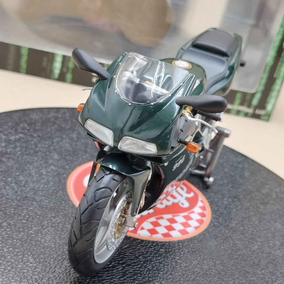MINICHAMPS 1/12 DUCATI 996 Matrix Reloaded Trinity 122120002 - Image 3 of 4