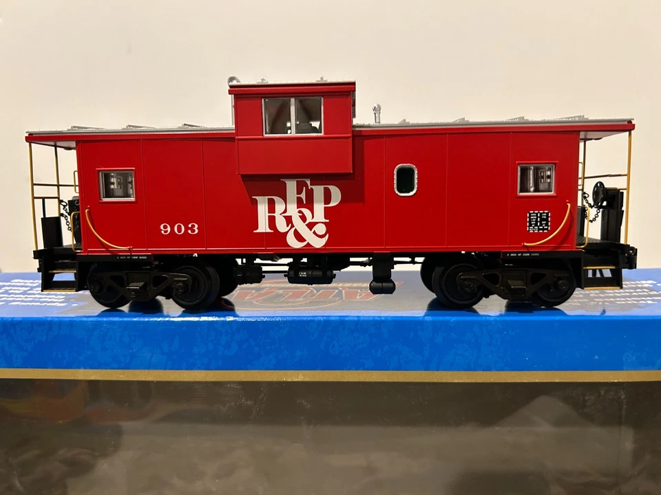 Atlas O 3 Rail 6635-1 Richmond, Fredericksburg, and Potomac EV Caboose LN/Box - Image 2 of 4