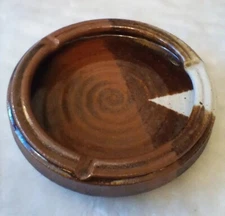 VINTAGE GLAZED CERAMIC SPIRAL ASHTRAY 8" 3 SLOT MCM ART POTTERY BROWN BOHO