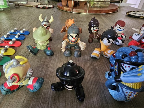 Vintage Tech Deck Dudes Lot Of 20 Figures And 10 Skateboards Loose - Picture 7 of 14