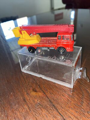 MAJORETTE HO boite cristal avec remorque bateau militaire EUR 23,73