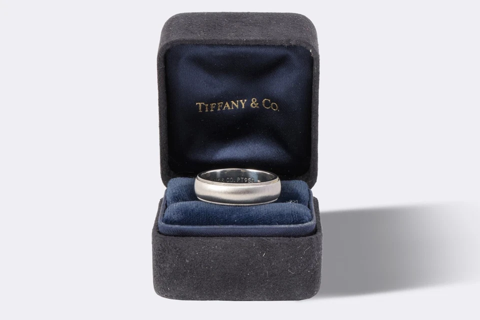 Banda para hombre Tiffany & Co. 950 platino milgrain "Juntos" talla 9,75 (13,06 g.) Foto 4 de 4