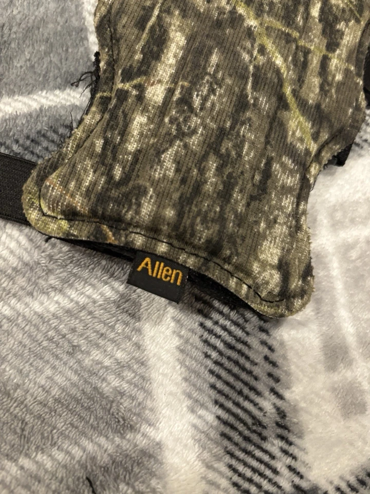 Archery Three Finger Glove Leather Size Medium And Wrist guard Camo - Image 4 of 4