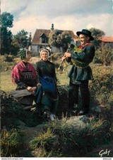 Carte Postale - Folklore - Costumes - Auvergne - La Cabrette - Groupe folkloriqu