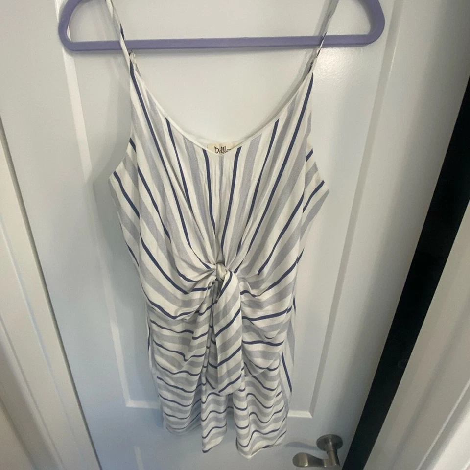 DollHouse | Mini vestido de algodón a rayas con corbata frontal | Talla: M | Usado en Excelente Condición Foto 3 de 4