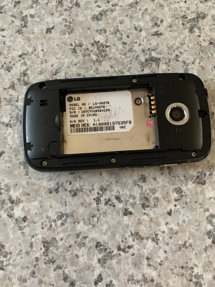 LG Cosmos Touch  VN270 - Black Verizon Cellular Phone - Image 3 of 4