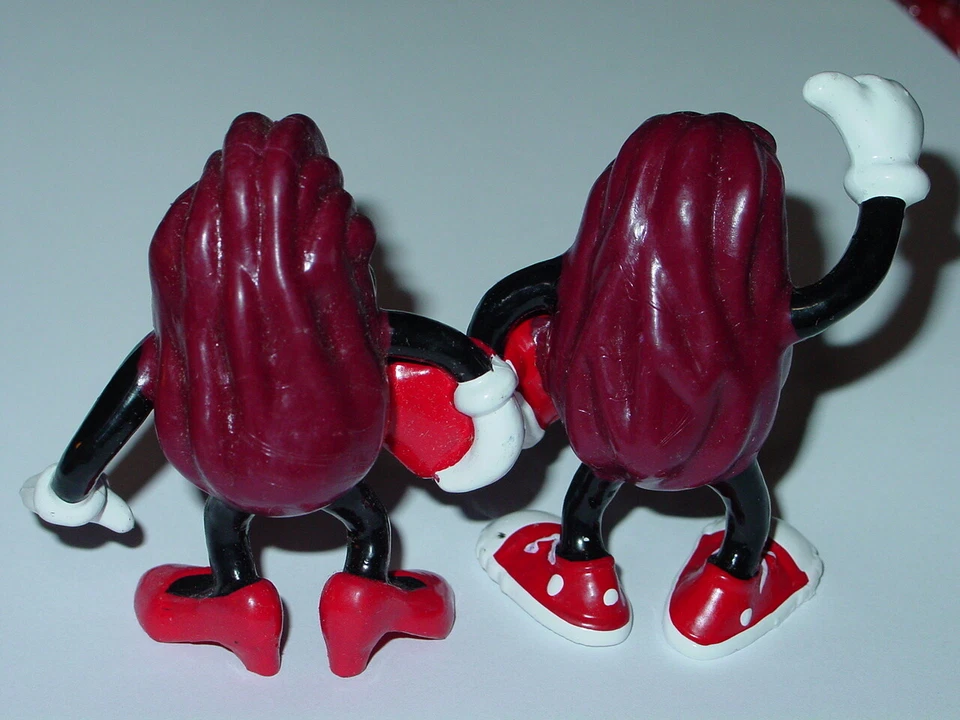 JUEGO DE FIGURAS DE 3" CALIFORNIA RAISINS AÑOS 80 CLASSIC BE MINE & I'M YOUR AMERICANA Foto 2 de 2