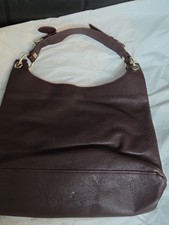Preowned Leather Shoulder bag