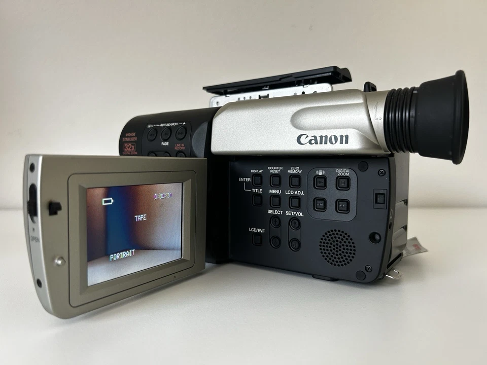 Canon ES20V Video Camera Tested with Battery and Charger, Works great, CLEAN - Image 3 of 4