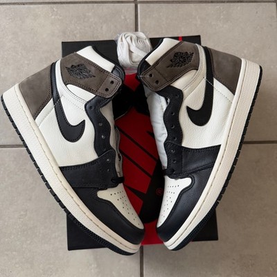 Air Jordan 1 Retro High OG Dark Mocha Size 8.5 Men