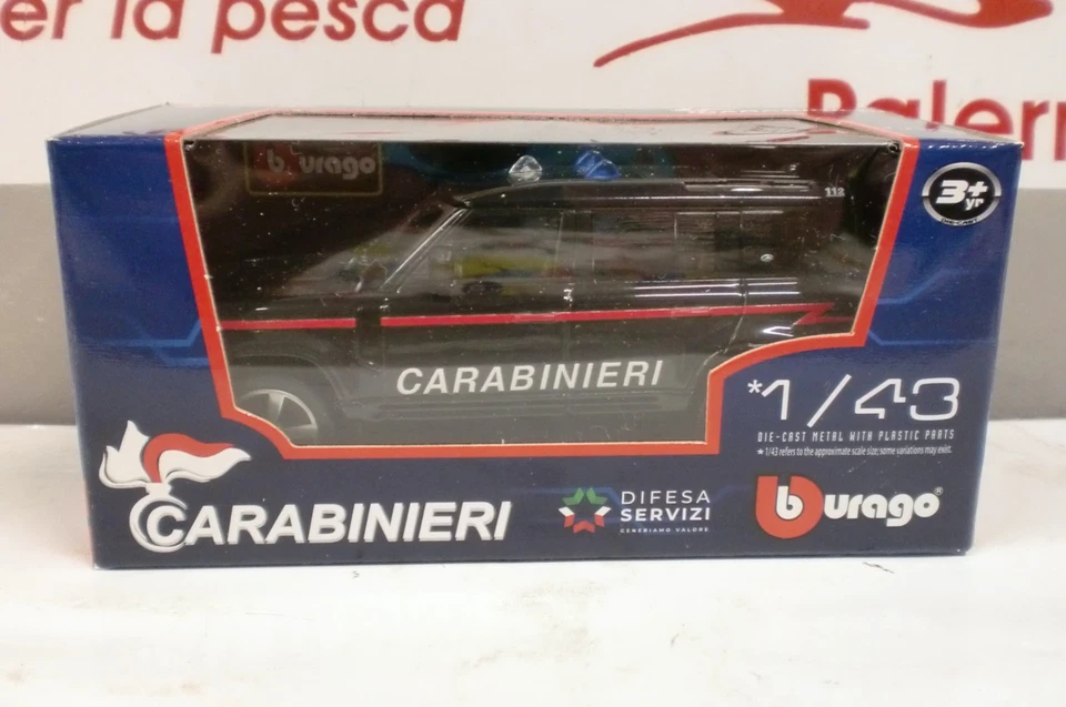 BURAGO 1/43 - LAND ROVER DEFENDER  - CARABINIERI - Immagine 2 di 2
