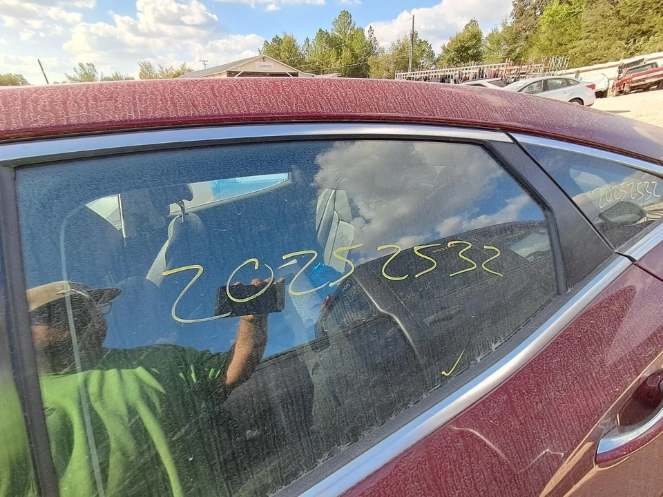 Used Seat Rear fits: 2014 Hyundai Azera  Grade A - Image 3 of 4