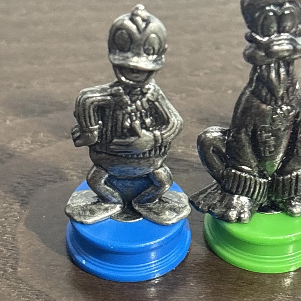 Juego de 6 fichas de peltre Disney Clue Haunted Mansion Mickey Minnie Mouse Foto 2 de 4