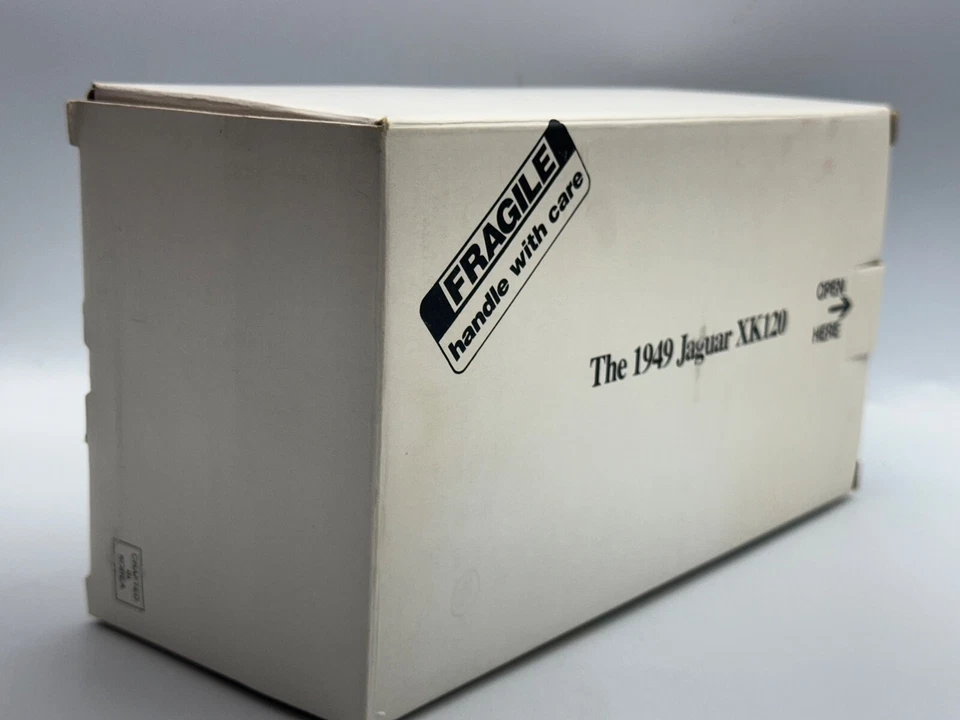 Danbury Mint 1949 Jaguar XK120, Silver,  1:24, Excellent, Boxed - Image 2 of 4