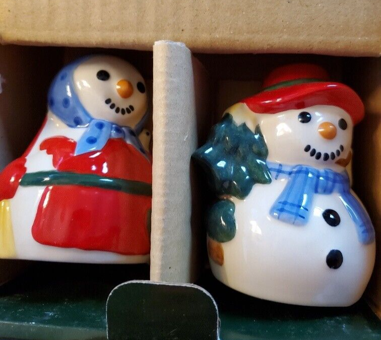Pfaltzgraff Snow Village SALT and PEPPER SET Snow People Figurines