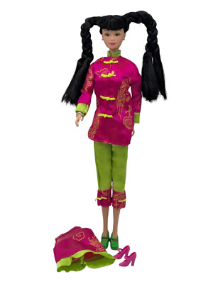 USED 2001 YUE SAI WA WA SHANGHAI CHIC COLLECTIBLE DOLL-12 INCH w SKIRT-FREE SHIP