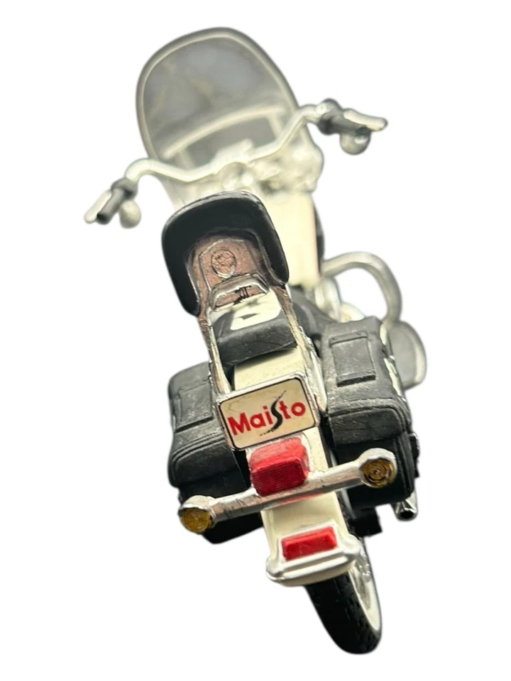 Maisto - escala 1:18 - Harley Davidson - 1993 FLSTN Heritage Softail - Nostalgia Foto 4 de 4