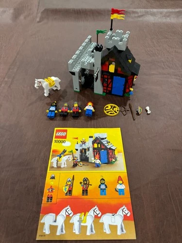 LEGO Castle Guarded Inn 10000 - 100% complete w/ Instructions Vintage
