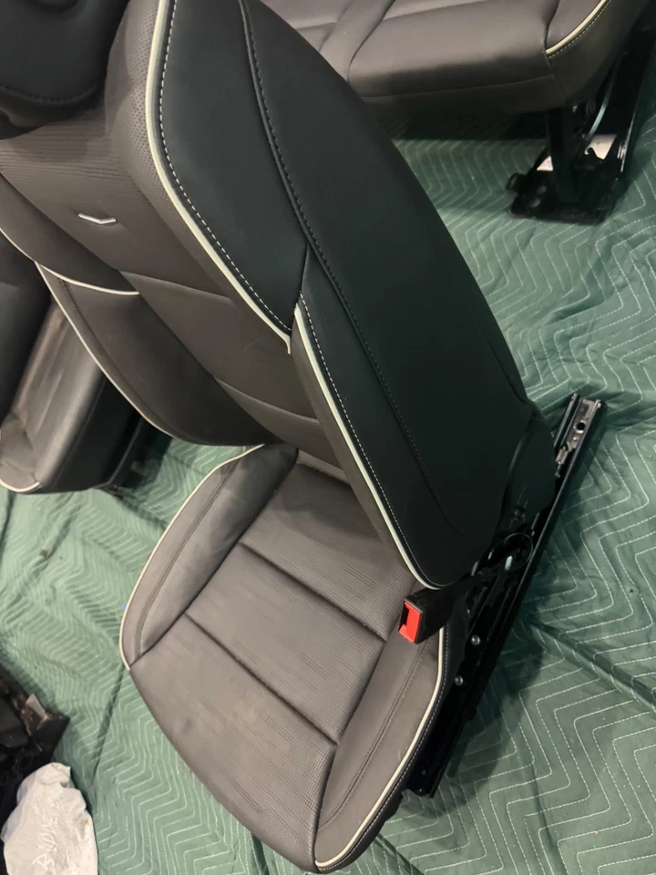 Asiento de cuero delantero derecho pasajero Escalade 21-23 Foto 3 de 4
