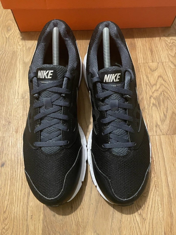 NIKE DOWNSHIFTER 6 MENS BLACK RUNNING TRAINERS SIZE UK 8 - Image 2 of 4