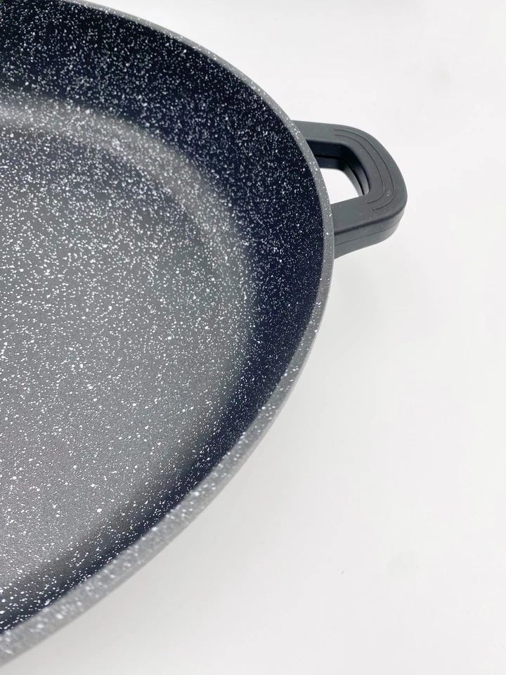 Tegame Bavaria 40cm Pietra Vulcanica Antiaderente Con Coperchio Vetro Antiurto - Immagine 4 di 4