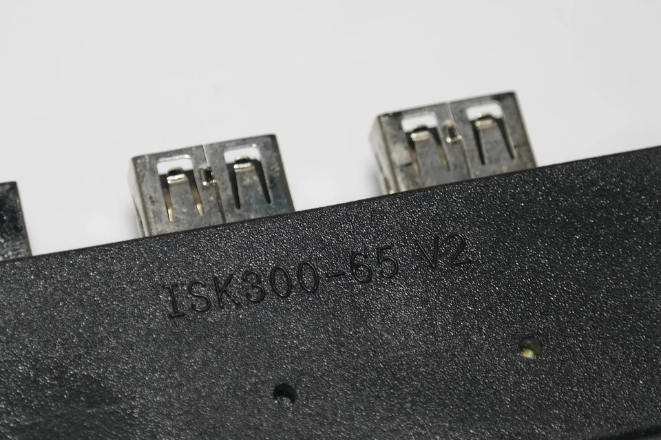 ANTEC ISK300-65 FRONT PORT ASSEMBLY 2 X USB AND 1 X ESATA PORTS PLUG PANEL - Image 3 of 4